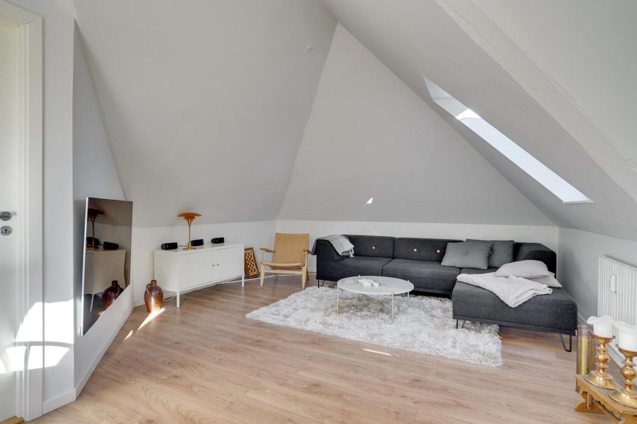 Bath Tub Penthouse In The City Aalborg Exterior foto
