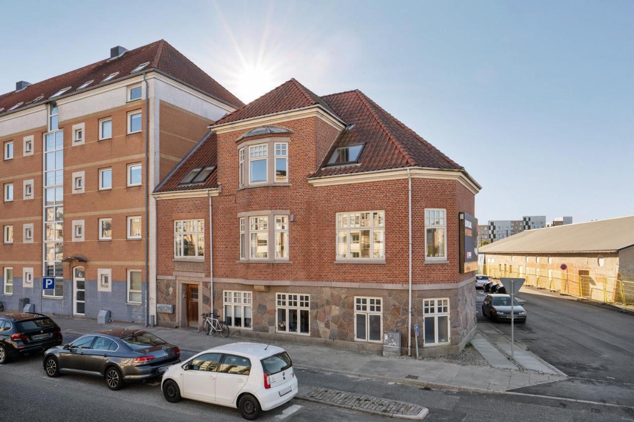 Bath Tub Penthouse In The City Aalborg Exterior foto